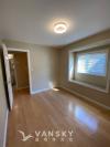 Burnaby 2房1廳1浴獨立出入，每房$1050